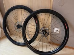 Remerx Gravel 28 zapletená kola Remerx Ibex Microspline + pláště Vittoria a kotouče XT