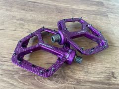 Race face atlas purple