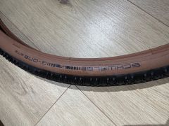 Schwalbe G-One Bite 700x45C Addix RaceGuard plášť, Tle, kevlar, bronze