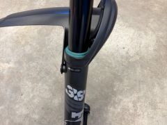 Fox 38 performence grip 180mm (Rezervovaná)