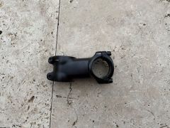 Decathlon predstavec 60