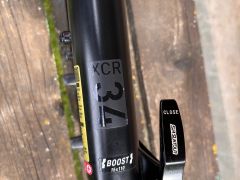 Vidlica SR Suntour Xcr34 Air, Tapered, 15x110mm, 130mm