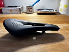 Sedlo Fizik Argo Vento X1 carbon