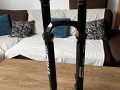 Nová RockShox Pike Ultimate Flight Attendant 29" 140mm
