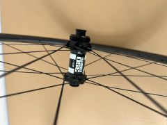 Nové karbónové kolesá disc brakes/DT Swiss 350 centerlock/Sapim CXRay