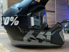 661 prilba + okuliare