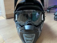 661 prilba + okuliare