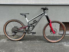 Commencal clash
