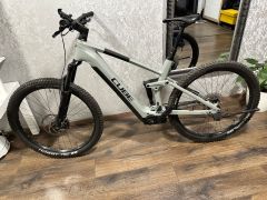 Cube Stereo Hybrid 140 HPC 750w 2023 XL