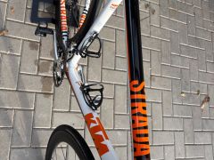 Závodní karbonová silnička KTM Strada LC Racing