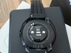 Suunto Race hodinky, All Black