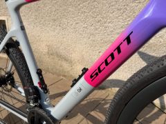 Scott Addict Gravel 20 (2025)  100% stav (800 km)