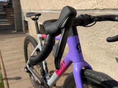 Scott Addict Gravel 20 (2025)  100% stav (800 km)