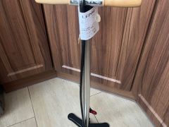 Prémiová servisná pumpa Lezyne Alloy Floor Drive