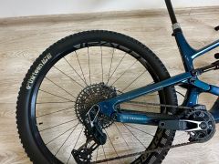 YT Capra Uncaged12 Flight Attendant