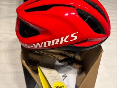 Nová helma S-Works Prevail 3 L + použitá helma Specialized Airnet L