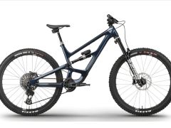 YT Capra Uncaged12 Flight Attendant