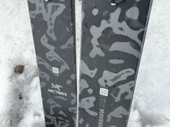 Lyže Atomic x Arc'teryx Maverick 115 CTI + viazanie ATK Raider 12 120 mm orange