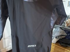 Uplne nova zone 3 kombineza, velkost M