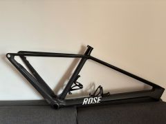 Rose PDQ ram, velkost L