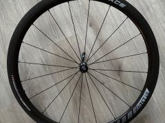 Karbonove cestne  kolesa Xentis 28