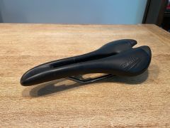 Selle San Marco sedlo Aspide Open-Fit Racing Narrow