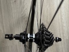 Karbonove cestne  kolesa Xentis 28