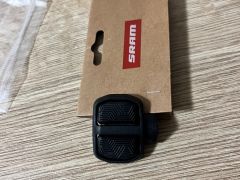 Tlačidlo POD a Sram AXS Ultimate Infinite Clamp objímka elektronického radenia