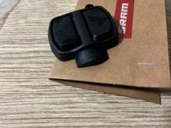 Tlačidlo POD a Sram AXS Ultimate Infinite Clamp objímka elektronického radenia