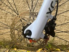 Horské kolo Cube AIM SLX blueblossom 'n' pearl 2025 Najeto 200km. Stav noveho kola.