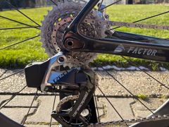 Factor Ostro Vam, top stav, top vybava