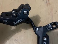 Predna brzda Sram DB8