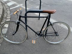 Predám prerobený mestský bicykel v čistom, elegantnom minimalistickom štýle.