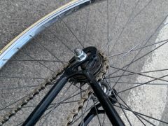 Predám prerobený mestský bicykel v čistom, elegantnom minimalistickom štýle.