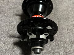 Novatec D812Sb QR/135mm 36d náboj