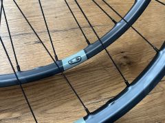 Karbónové Crank Brothers Synthesis 29