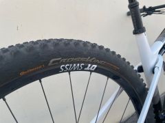 Canyon Lux WC CF6 - nový rám