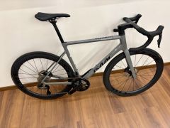 Pretekársky karbónový bicykel: Isaac Element Granite Grey - Shimano Ultegra Di2 + wattmeter