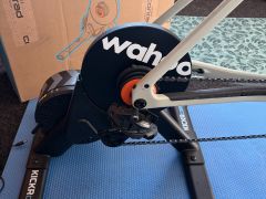 Wahoo kickr core 2 - zaruka, ~100km