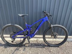 Trek Fuel Exe 9.5 veľkosť L, Carbon, iba 800km