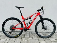 Predám karbónový Canyon Lux CF SL 8.0 Pro Race s wattmetrom