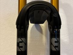 Fox 38 Factory Grip2