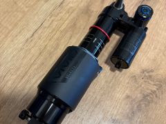 Nový RockShox Vivid Select+ 230x65