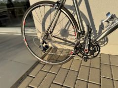 Predám titánový cestný bicykel Lynskey Helix