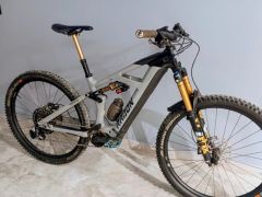 Radon Render 10.0 750 Black Edition vel.M