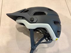 Giro Source Mips vel L