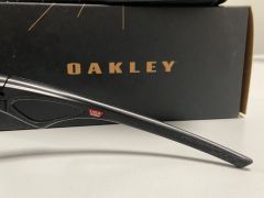Oakley Sphaera
