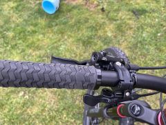 Kellys swag 30, garnet red, veľ. L