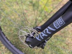 Kellys swag 30, garnet red, veľ. L