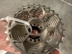 Kadetska kazeta - jednoliata 12-speed Shimano